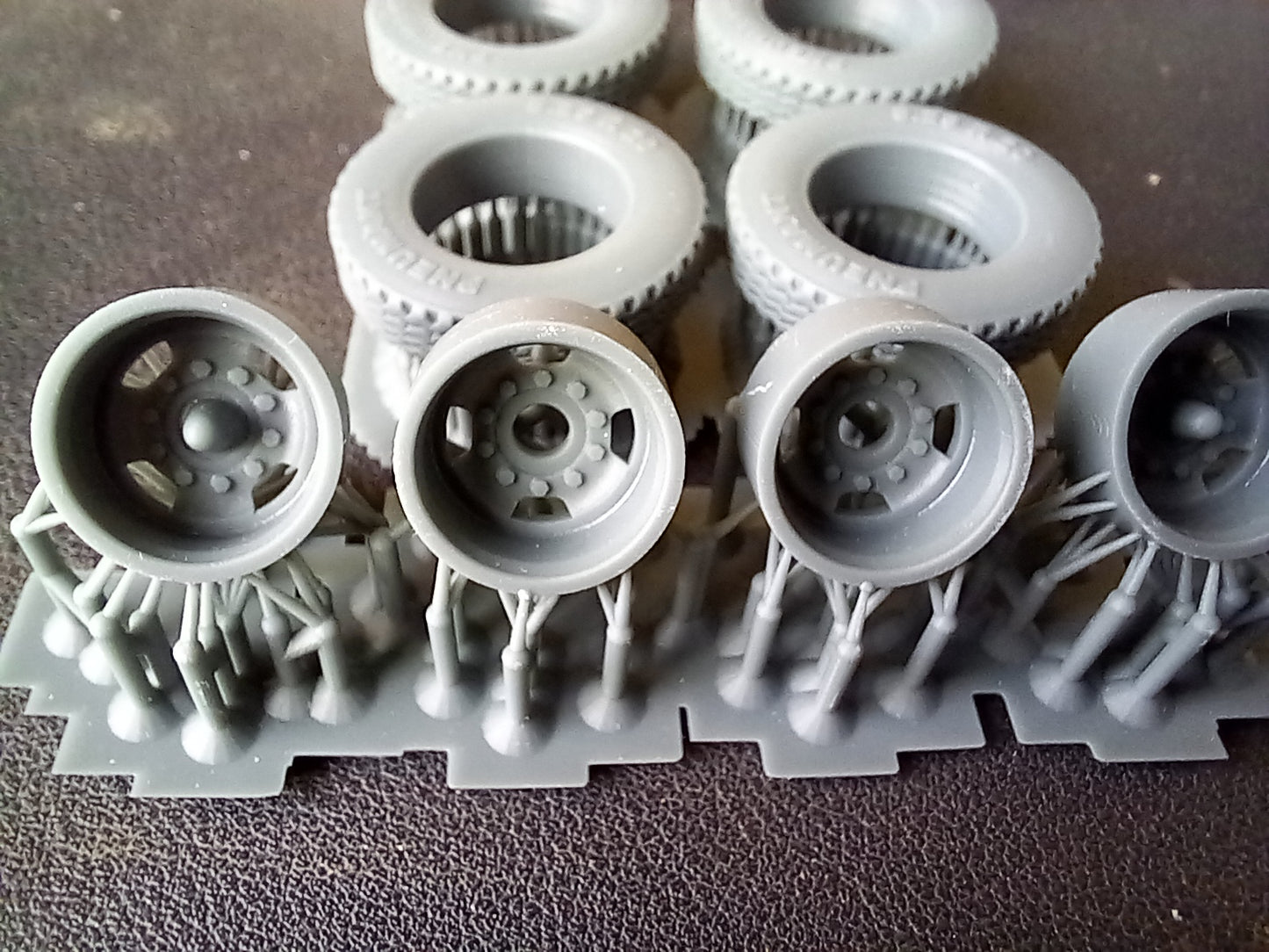 1 Radsatz Zwillingsbereifung BS 1:32