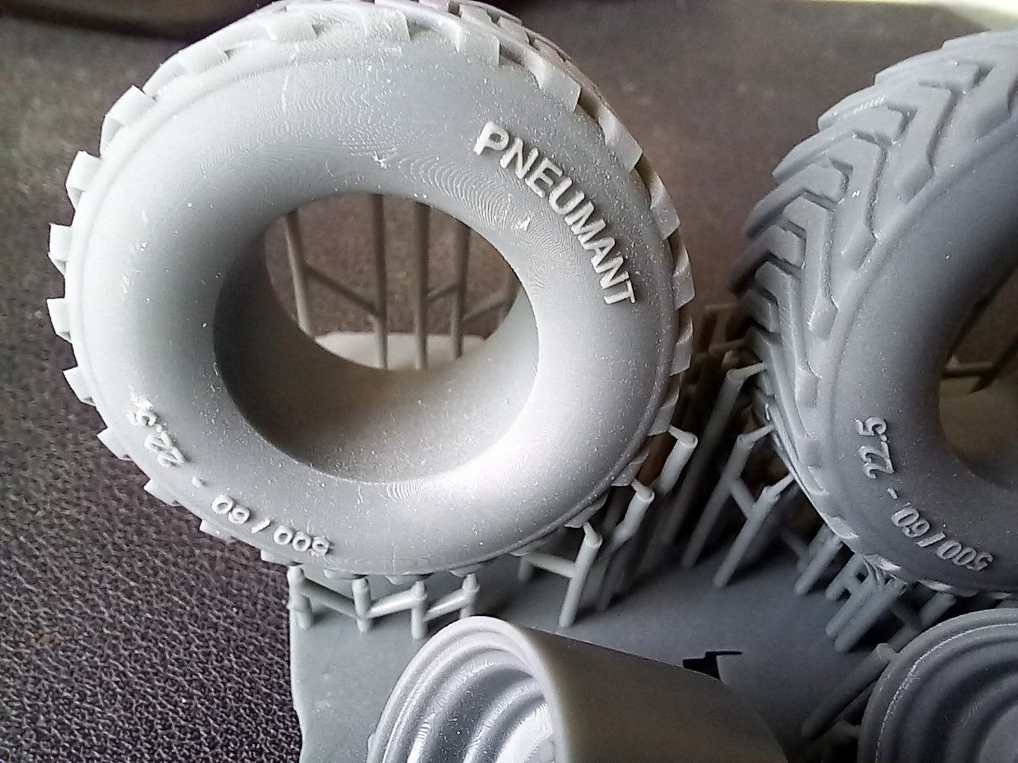 1 Radsatz Terrabereifung 500/60-22,5 BS 1:32