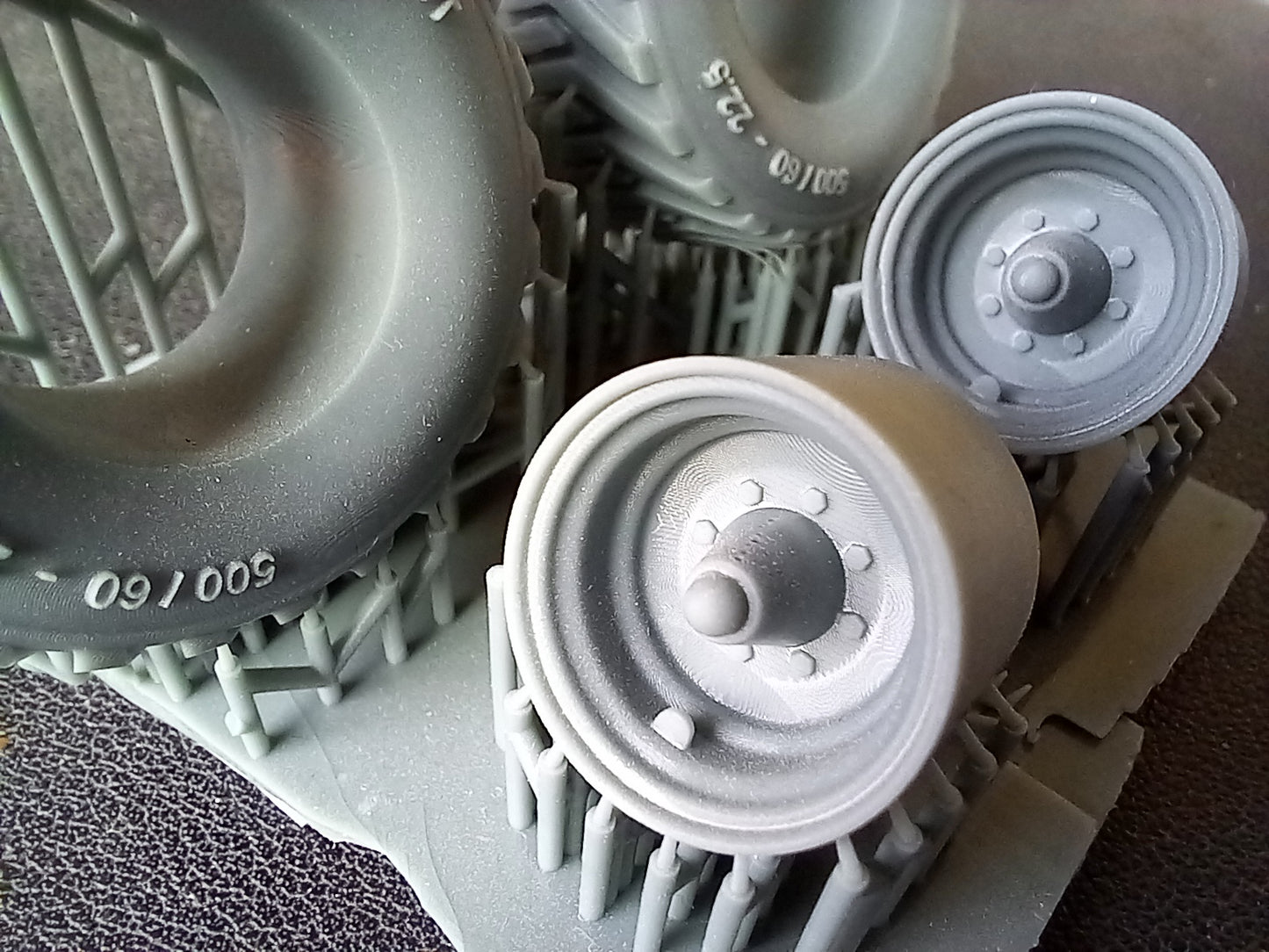 1 Radsatz Terrabereifung 500/60-22,5 BS 1:32