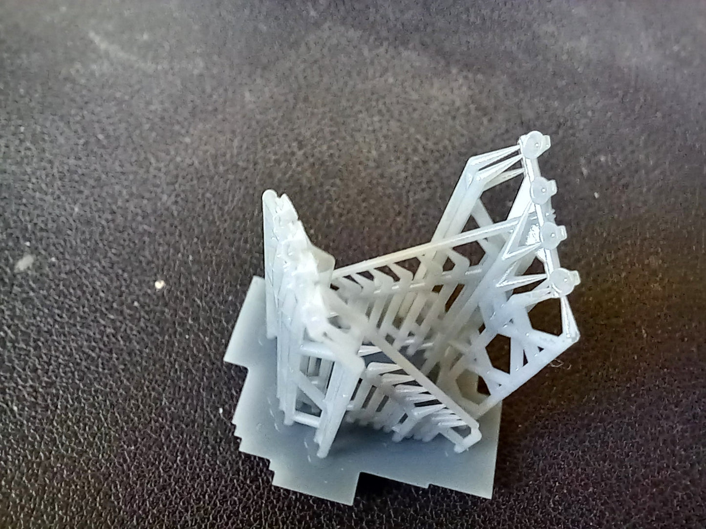 2stk Suchscheinwerfer mit Mast H0 BS