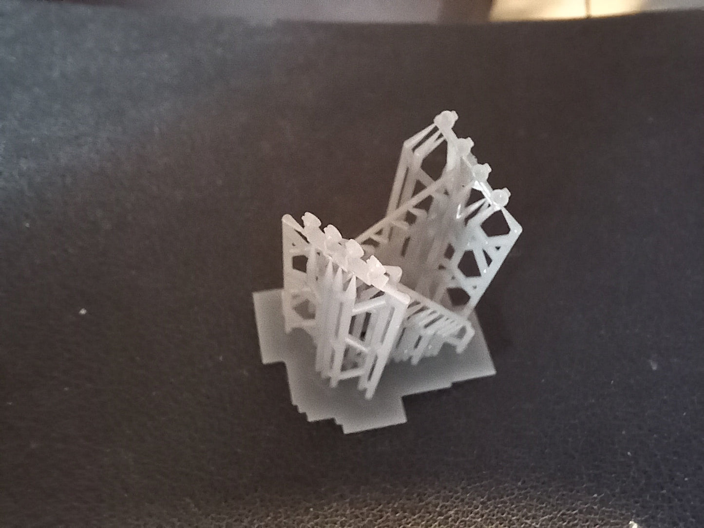 2stk Suchscheinwerfer mit Mast H0 BS