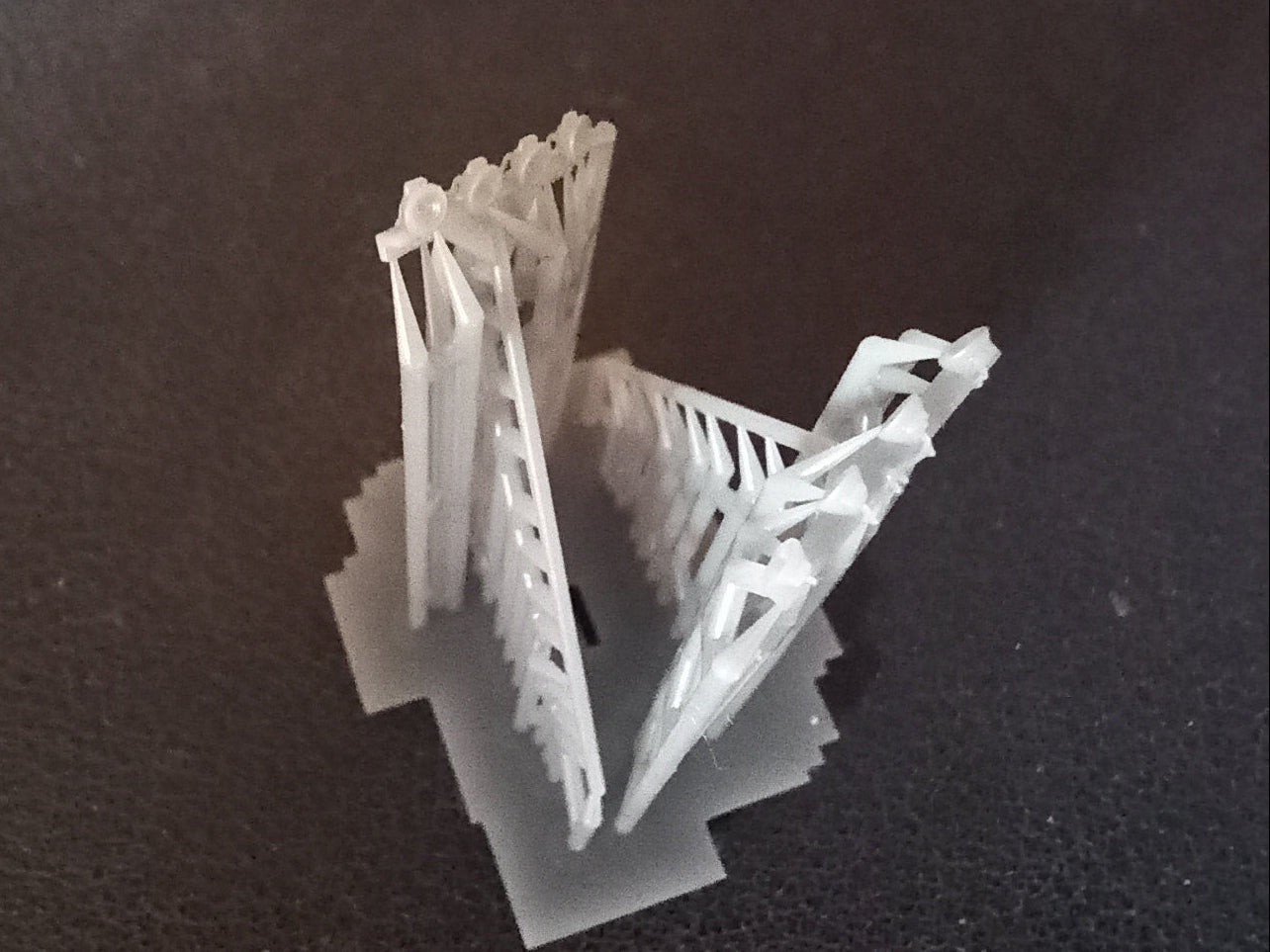 2stk Suchscheinwerfer mit Mast H0 BS